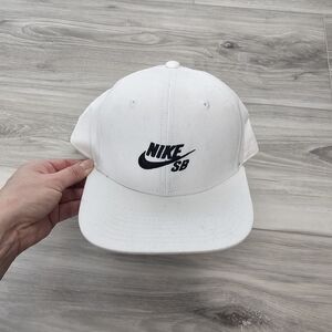 Mens Nike hat
